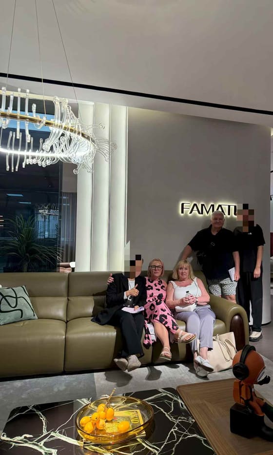 Customer Stores & Showrooms — photo 16