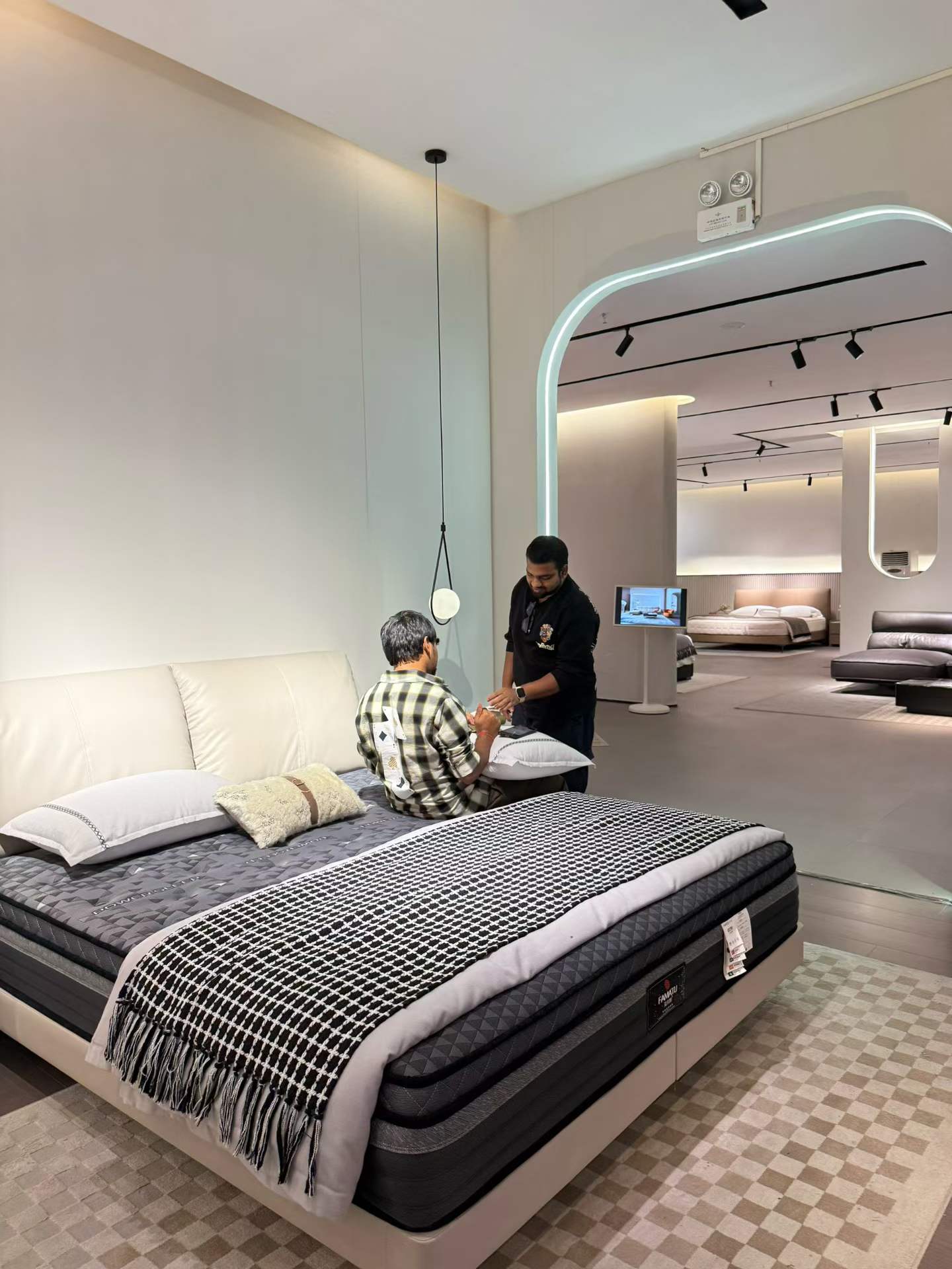 Buyers and partners in the ATTICO CASA showroom