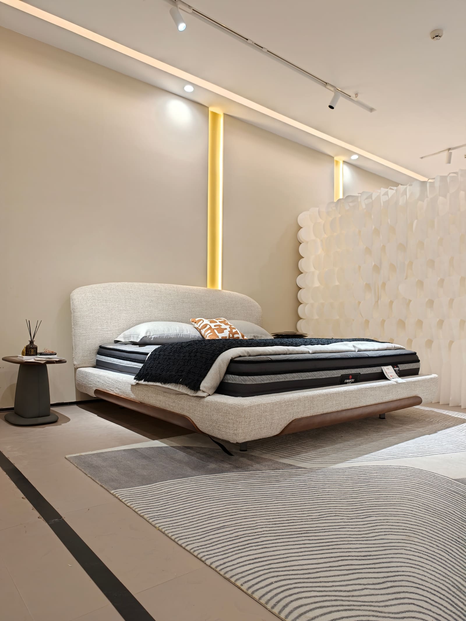 Linen Upholstered Platform Bed with Arched Scalloped Headboard