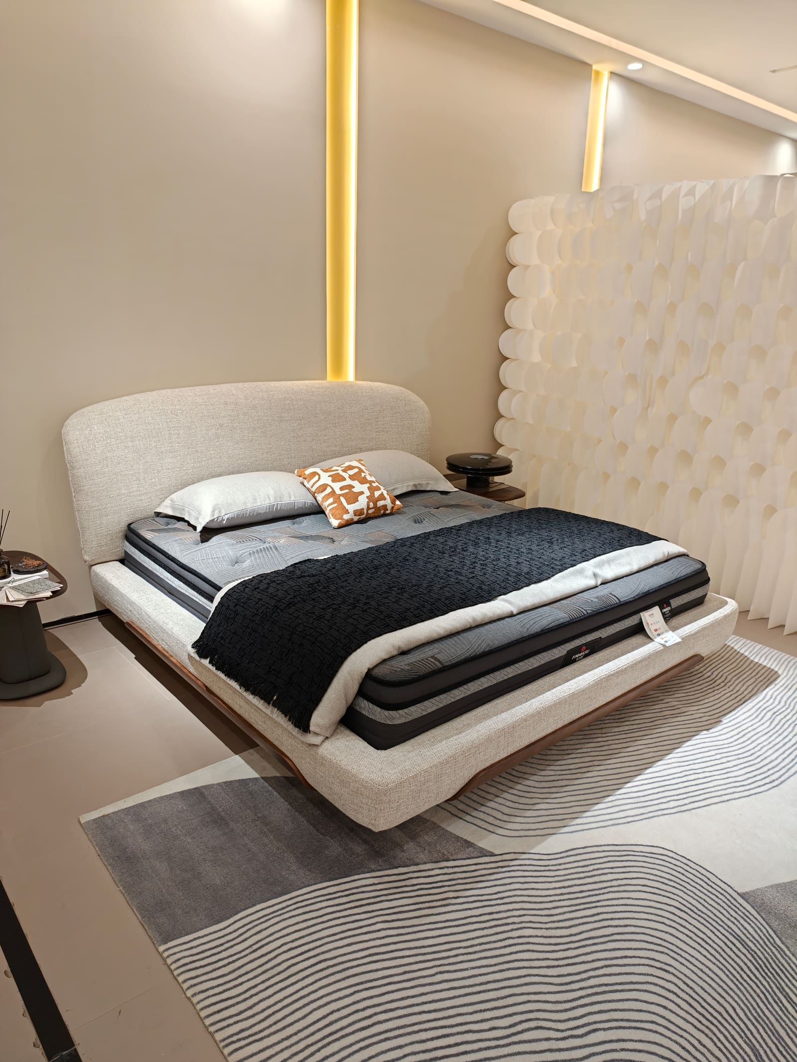 Linen Upholstered Platform Bed with Arched Scalloped Headboard 2