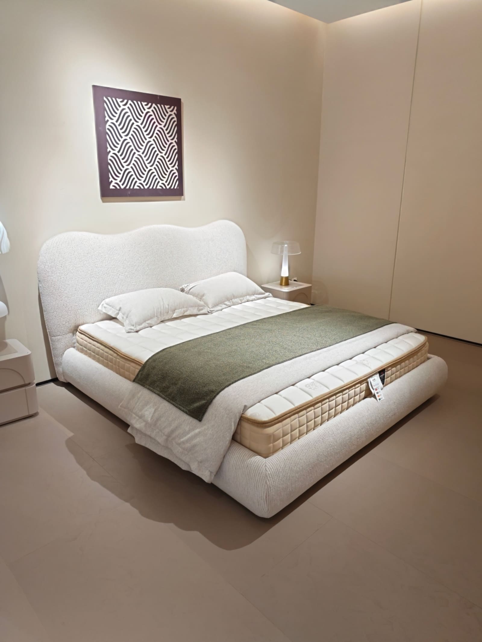 Cotton Linen Platform Bed with Cloud-Shaped Curved Headboard