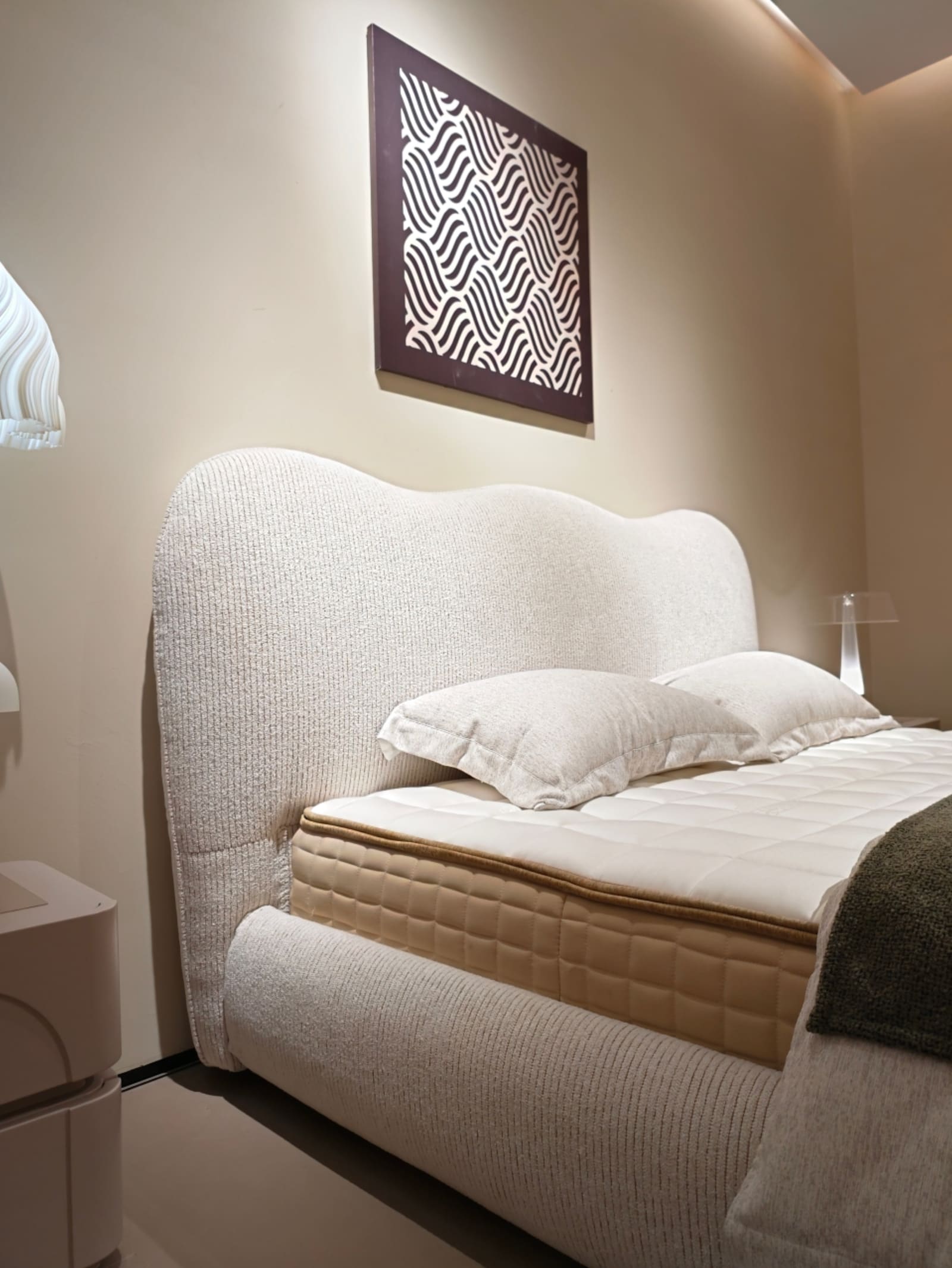 Cotton Linen Platform Bed with Cloud-Shaped Curved Headboard 4