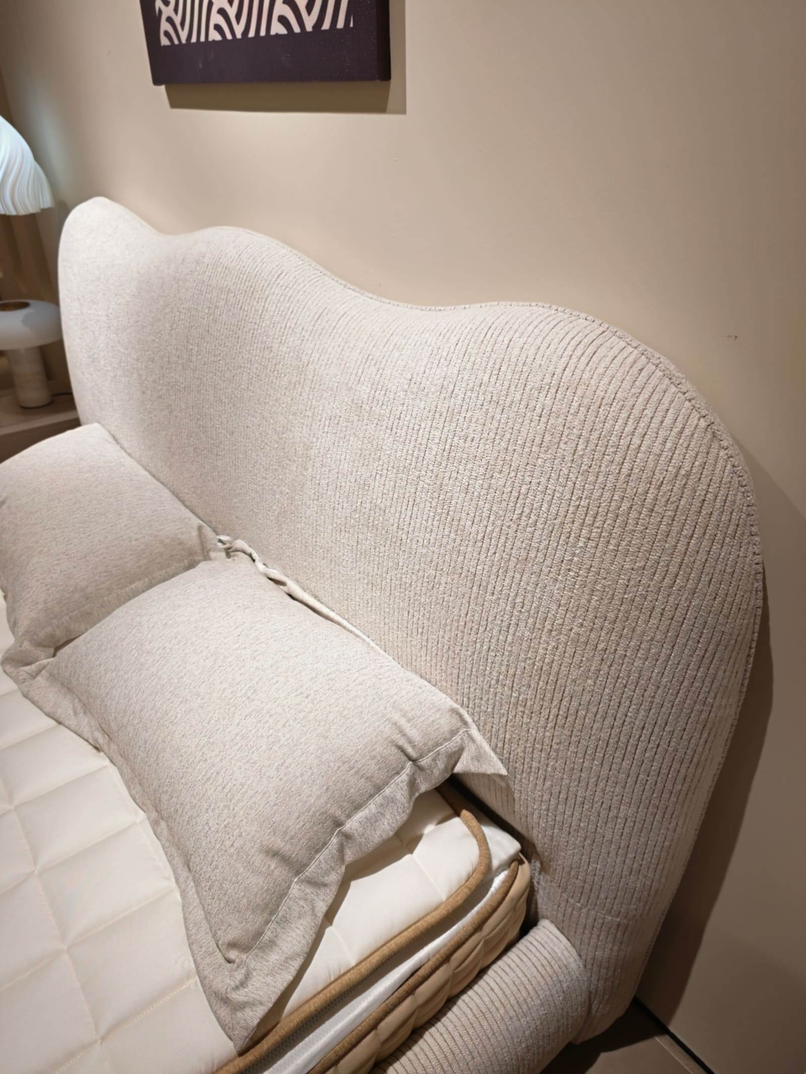 Cotton Linen Platform Bed with Cloud-Shaped Curved Headboard 7