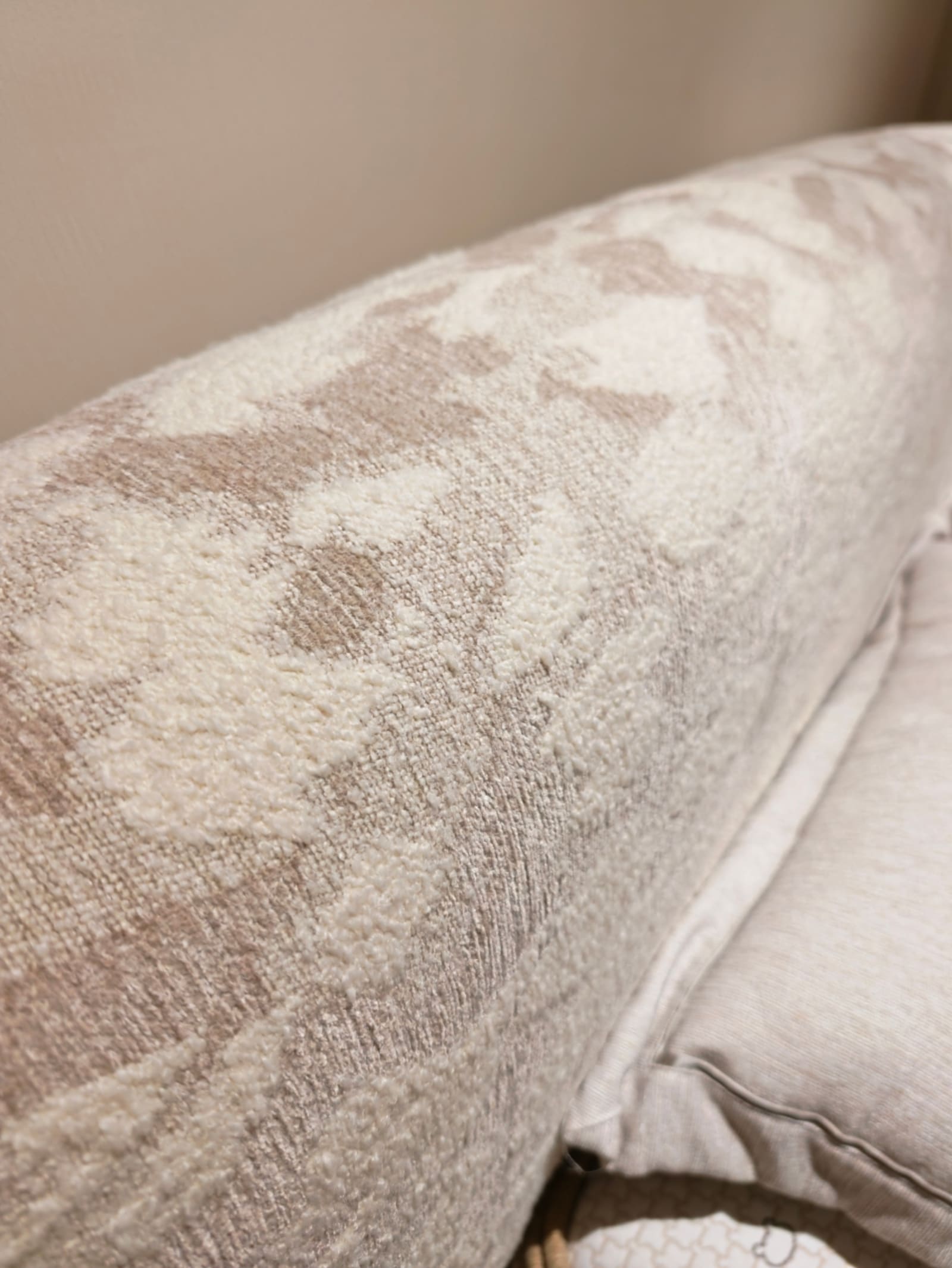 Chenille Upholstered Platform Bed with Botanical Print and Scalloped Headboard 4
