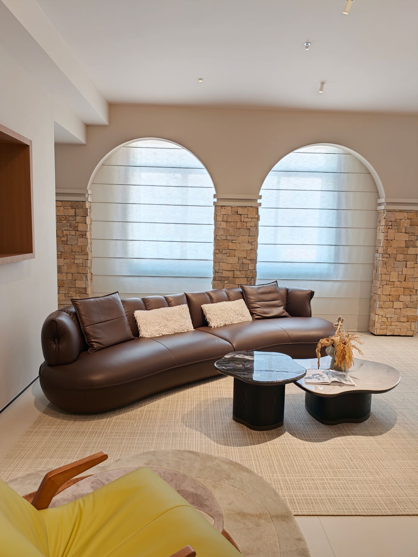 Curved Top-Grain Leather Sectional Sofa with Chaise HD2413B 2