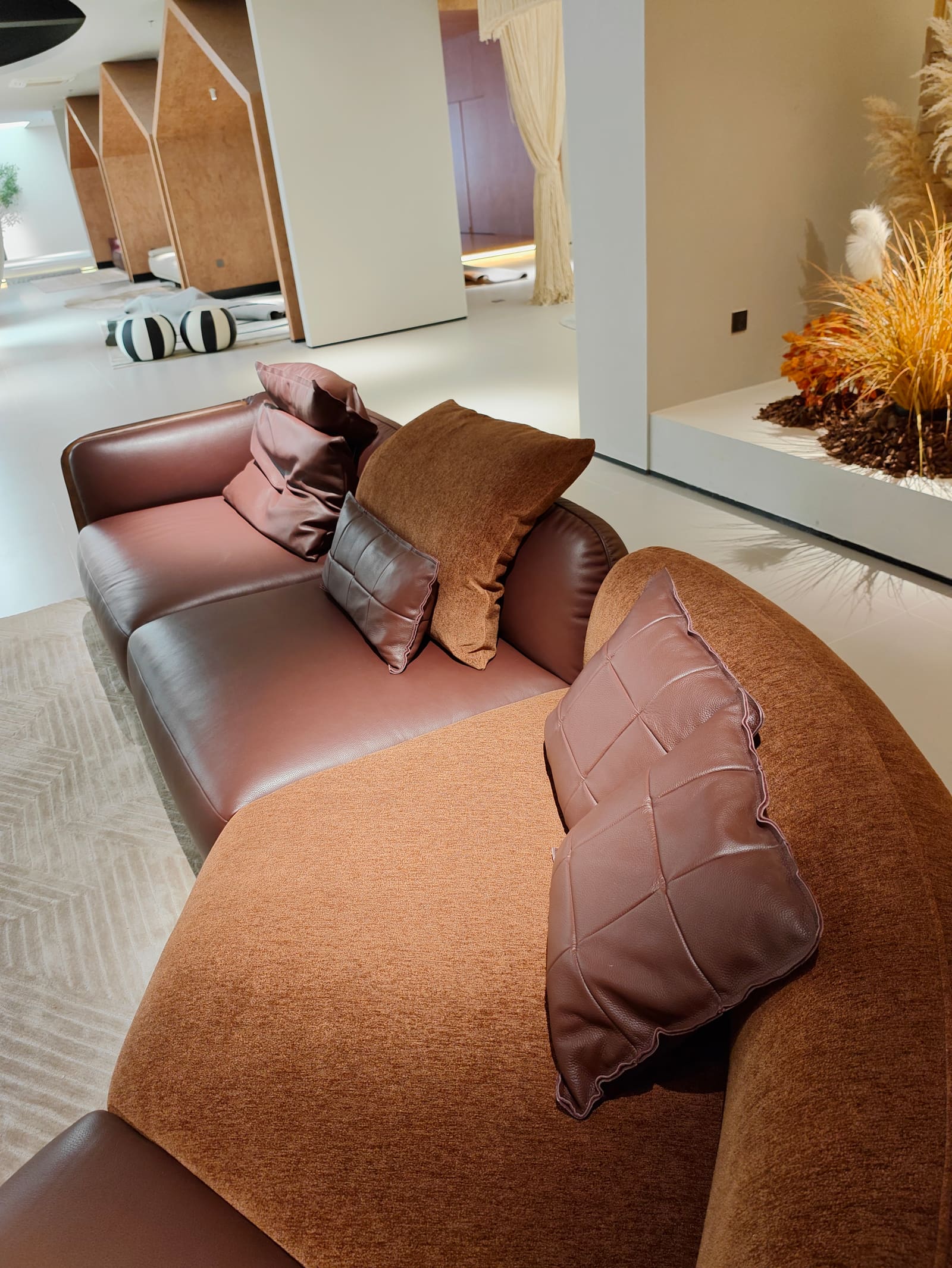 Large Curved Modular Leather Sectional Sofa HD2444B 10